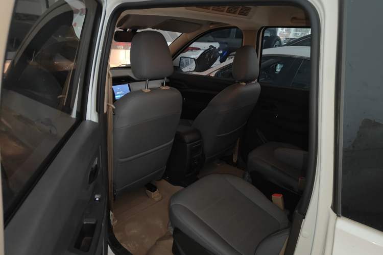 Used Wuling Hongguang 2021 1.5L Revised S Standard Version with Electric Power Steering LAR Left Rear Seat