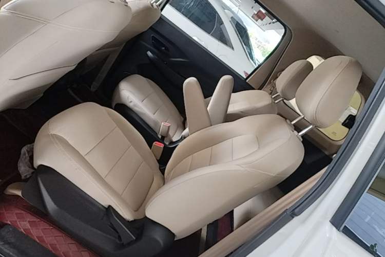 Used Wuling Hongguang 2021 1.5L Revised S Standard Version with Electric Power Steering LAR Left Rear Seat