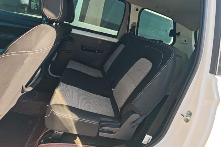 Used Wuling Hongguang 2021 1.5L Revised S Base Version Hydraulic Power Steering LAR Left Rear Seat