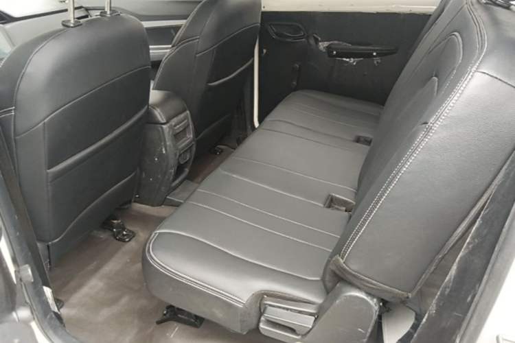 Used Wuling Hongguang 2021 1.5L Revised S Base Version with Electric Power Steering LAR Left Rear Seat