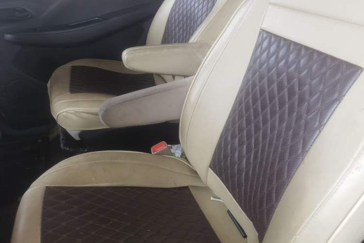 Used Wuling Hongguang 2021 1.5L Revised S Standard Version Hydraulic-Power-Assisted LAR Left Rear Seat