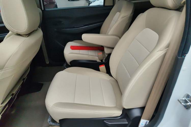 Used Wuling Hongguang 2021 1.5L Revised S Standard Version with Electric Power Steering LAR Left Rear Seat