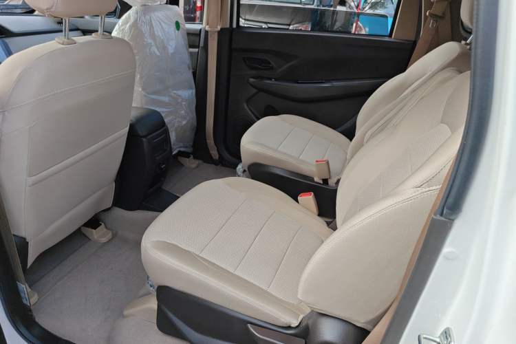 Used Wuling Hongguang 2021 1.5L Revised S Standard Version with Electric Power Steering LAR Left Rear Seat