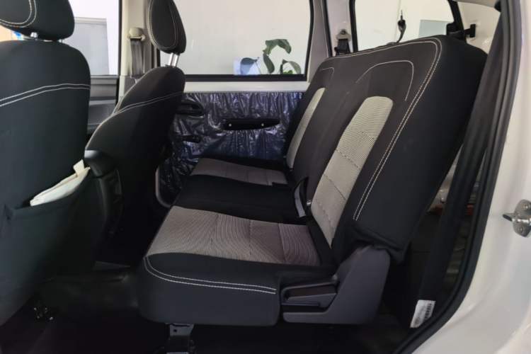 Used Wuling Hongguang 2021 1.5L Revised S Base Version with Electric Power Steering LAR Left Rear Seat