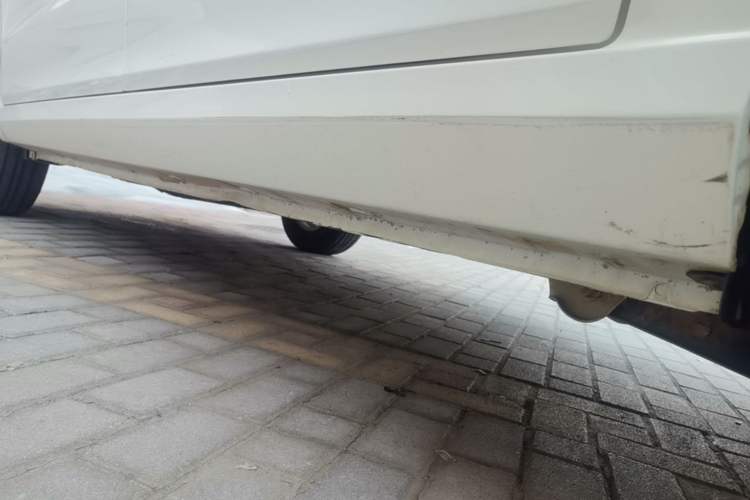 Used Wuling Hongguang 2021 1.5L S Comfort Edition LAR Left Side Sill