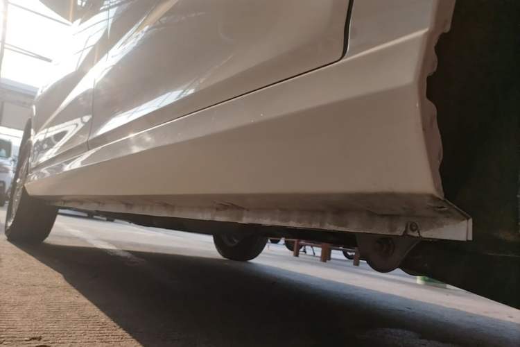 Used Wuling Hongguang 2021 1.5L Revised S Standard Version with Electric Power Steering LAR Left Side Sill