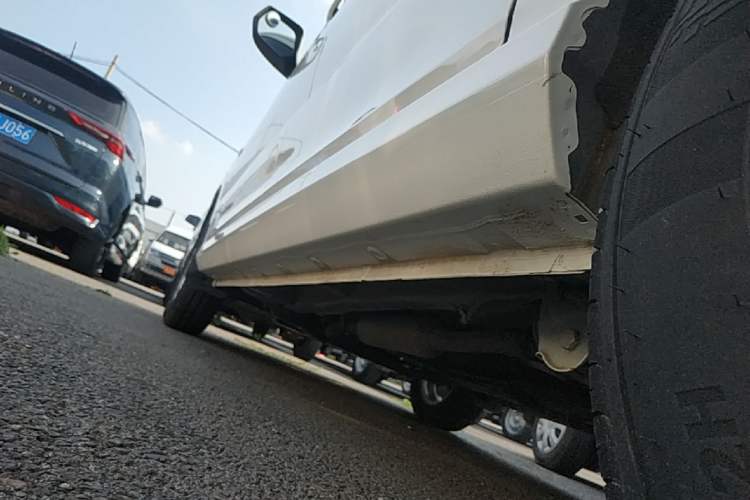 Used Wuling Hongguang 2021 1.5L Revised S Standard Version with Electric Power Steering LAR Left Side Sill