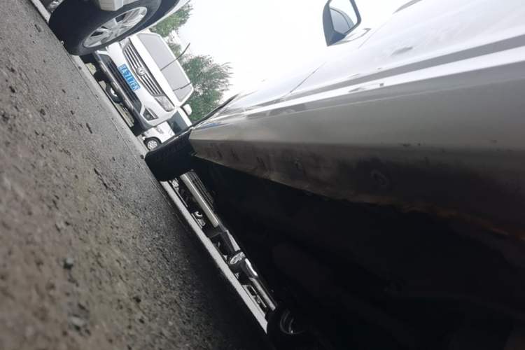 Used Wuling Hongguang 2021 1.5L Facelifted S Comfort Version with Electric Power Steering LAR Left Side Sill