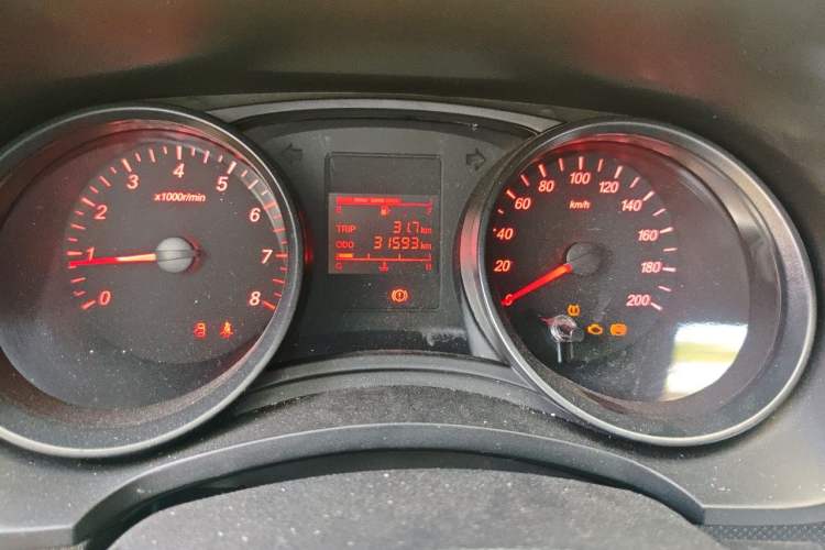 Used Wuling Hongguang 2021 1.5L Revised S Base Version Hydraulic Power Steering LAR Odometer Close Up