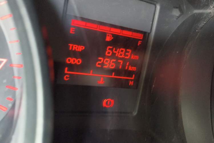Used Wuling Hongguang 2021 1.5L Revised S Base Version with Electric Power Steering LAR Odometer Close Up