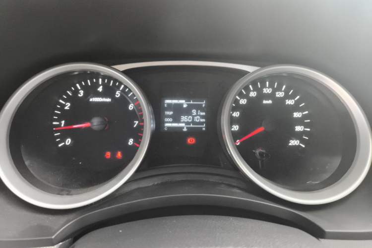 Used Wuling Hongguang 2021 1.5L Facelifted S Comfort Version with Electric Power Steering LAR Odometer Close Up