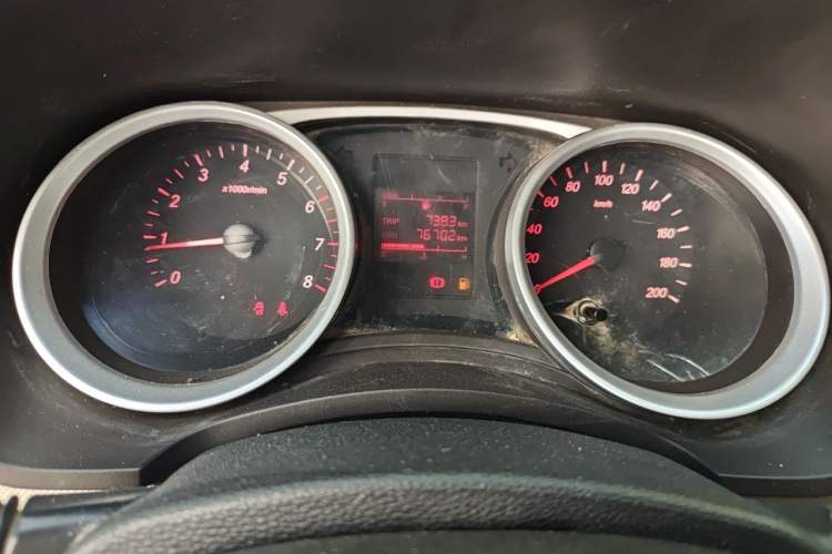 Used Wuling Hongguang 2021 1.5L Revised S Standard Version Hydraulic-Power-Assisted LAR Odometer Close Up