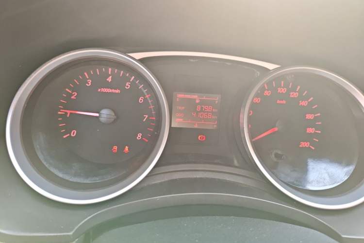 Used Wuling Hongguang 2021 1.5L S Standard Version LAR Odometer Close Up