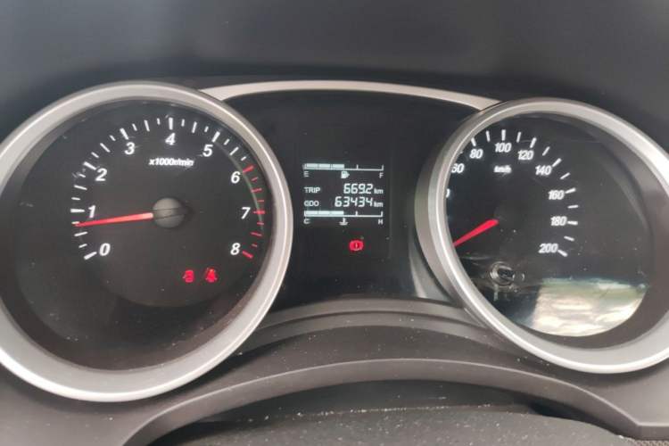 Used Wuling Hongguang 2021 1.5L S Comfort Edition LAR Odometer Close Up