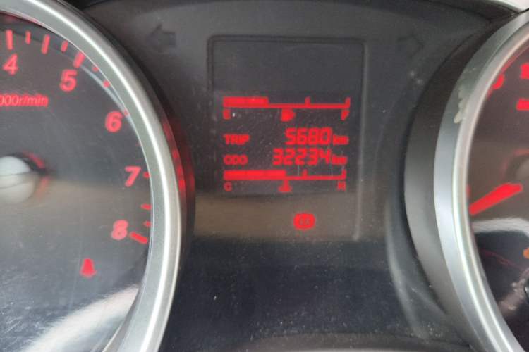 Used Wuling Hongguang 2021 1.5L Revised S Standard Version Hydraulic-Power-Assisted LAR Odometer Close Up