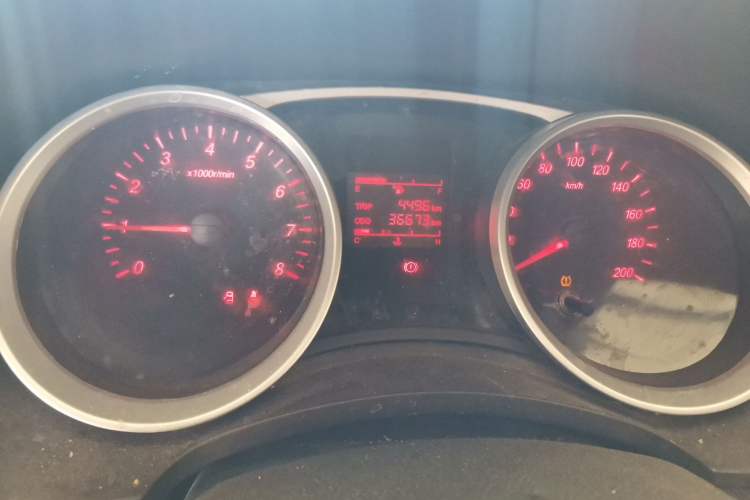Used Wuling Hongguang 2021 1.5L S Standard Version LAR Odometer Close Up