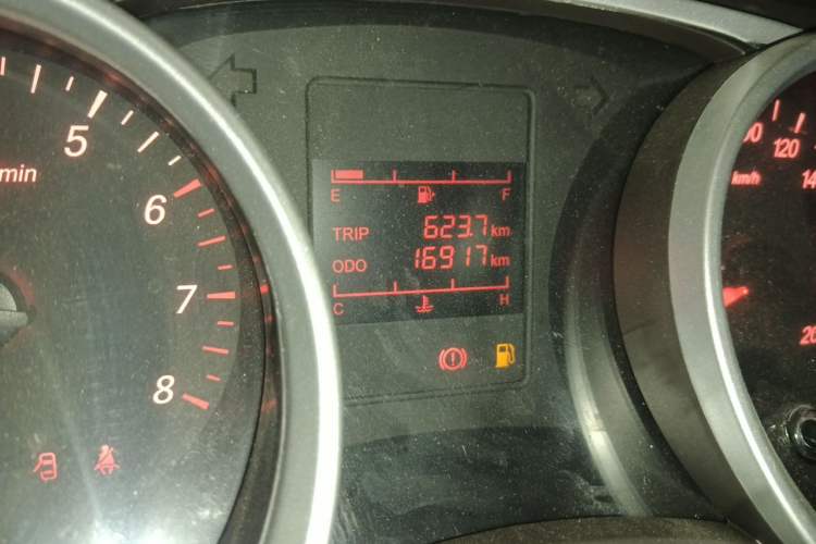 Used Wuling Hongguang 2021 1.5L Revised S Standard Version with Electric Power Steering LAR Odometer Close Up