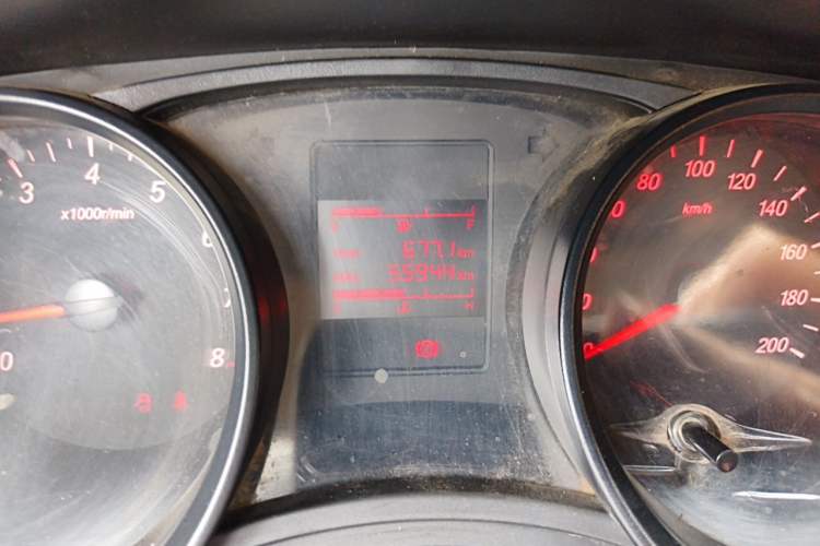 Used Wuling Hongguang 2021 1.5L Revised S Base Version with Electric Power Steering LAR Odometer Close Up