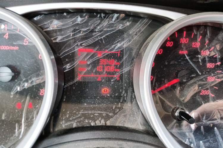 Used Wuling Hongguang 2021 1.5L Revised S Standard Version with Electric Power Steering LAR Odometer Close Up