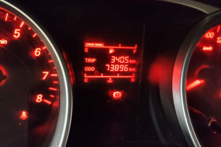 Used Wuling Hongguang 2021 1.5L Revised S Base Version with Electric Power Steering LAR Odometer Close Up