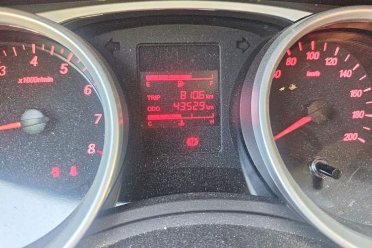 Used Wuling Hongguang 2021 1.5L S Standard Version LAR Odometer Close Up