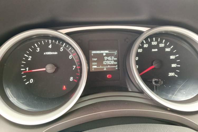 Used Wuling Hongguang 2021 1.5L Facelifted S Comfort Version with Electric Power Steering LAR Odometer Close Up