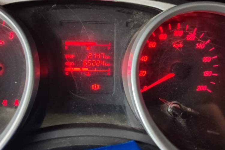 Used Wuling Hongguang 2021 1.5L S Comfort Edition LAR Odometer Close Up