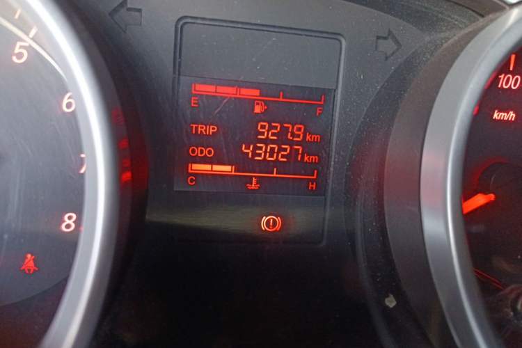 Used Wuling Hongguang 2021 1.5L Revised S Standard Version with Electric Power Steering LAR Odometer Close Up