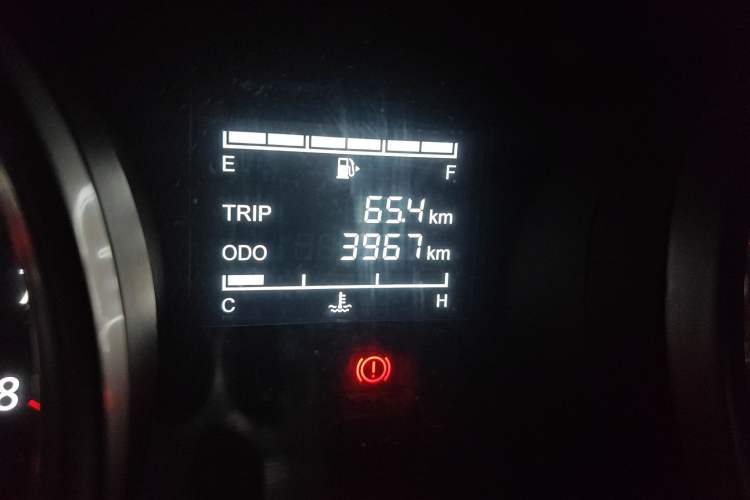 Used Wuling Hongguang 2021 1.5L S Comfort Edition LAR Odometer Close Up