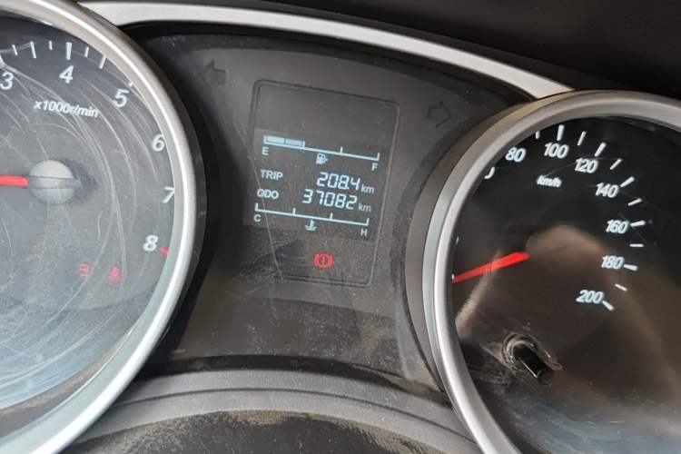 Used Wuling Hongguang 2021 1.5L Facelifted S Comfort Version with Electric Power Steering LAR Odometer Close Up