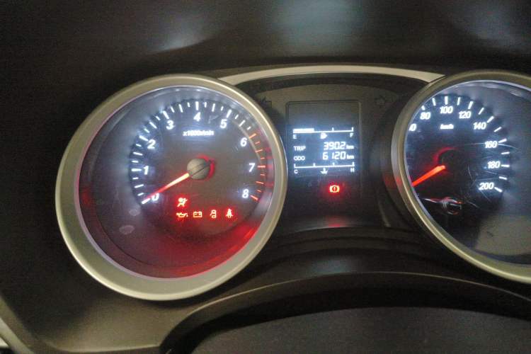 Used Wuling Hongguang 2021 1.5L Revised S Standard Version with Electric Power Steering LAR Odometer Close Up