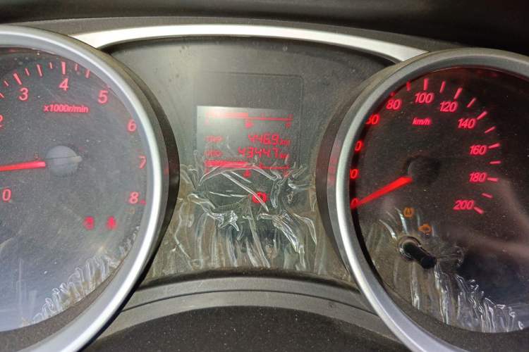 Used Wuling Hongguang 2021 1.5L Revised S Standard Version with Electric Power Steering LAR Odometer Close Up