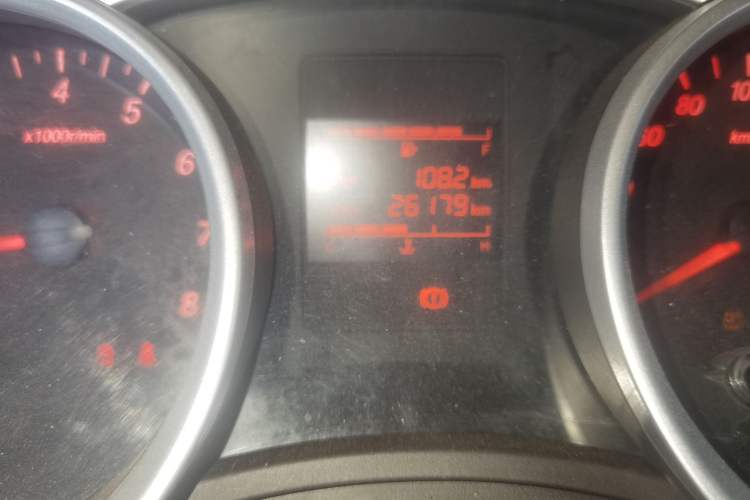 Used Wuling Hongguang 2021 1.5L Revised S Standard Version Hydraulic-Power-Assisted LAR Odometer Close Up