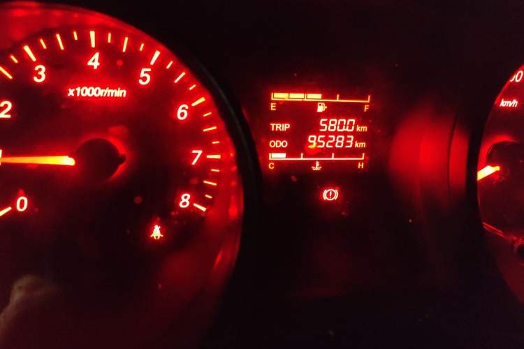 Used Wuling Hongguang 2021 1.5L Restyled S Basic Window-Sealed Car with Electric Power Steering LAR Odometer Close Up