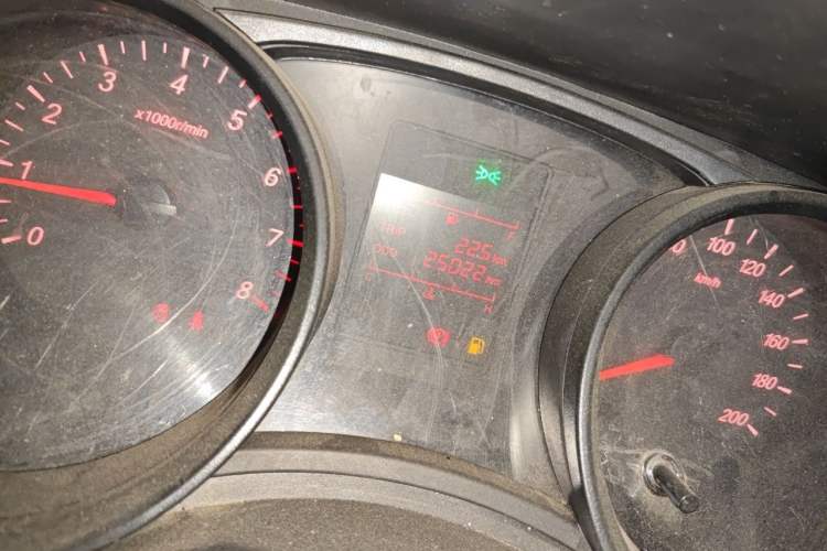 Used Wuling Hongguang 2021 1.5L S Base Version LAR Odometer Close Up