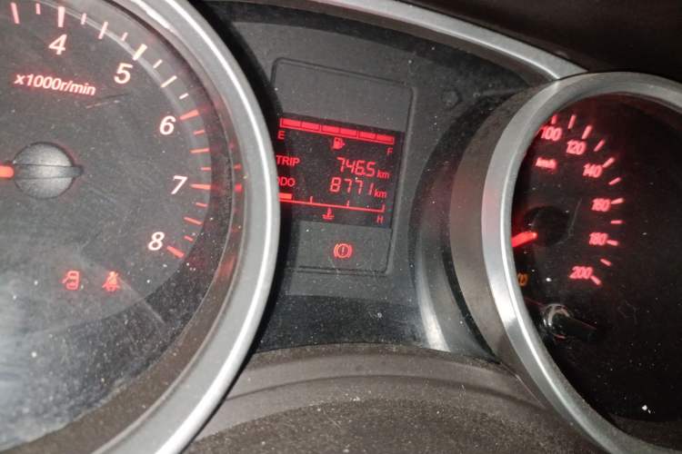 Used Wuling Hongguang 2021 1.5L S Standard Version LAR Odometer Close Up