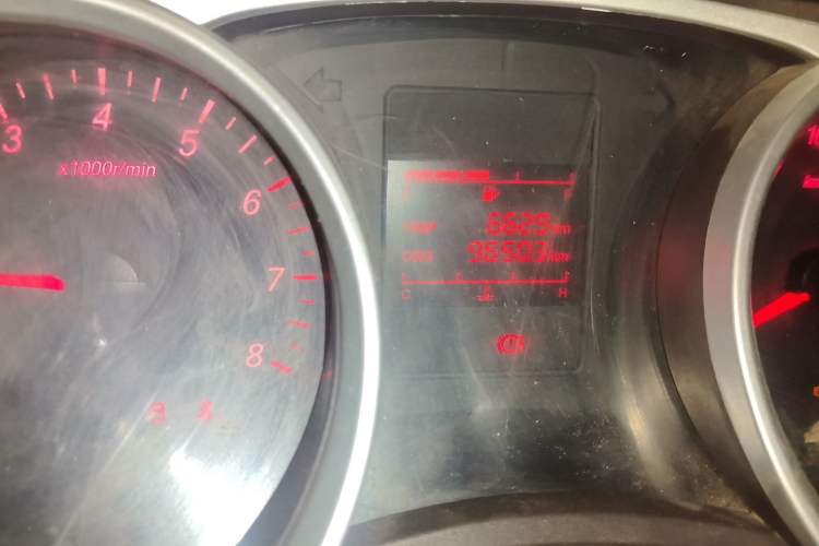 Used Wuling Hongguang 2021 1.5L S Standard Version LAR Odometer Close Up