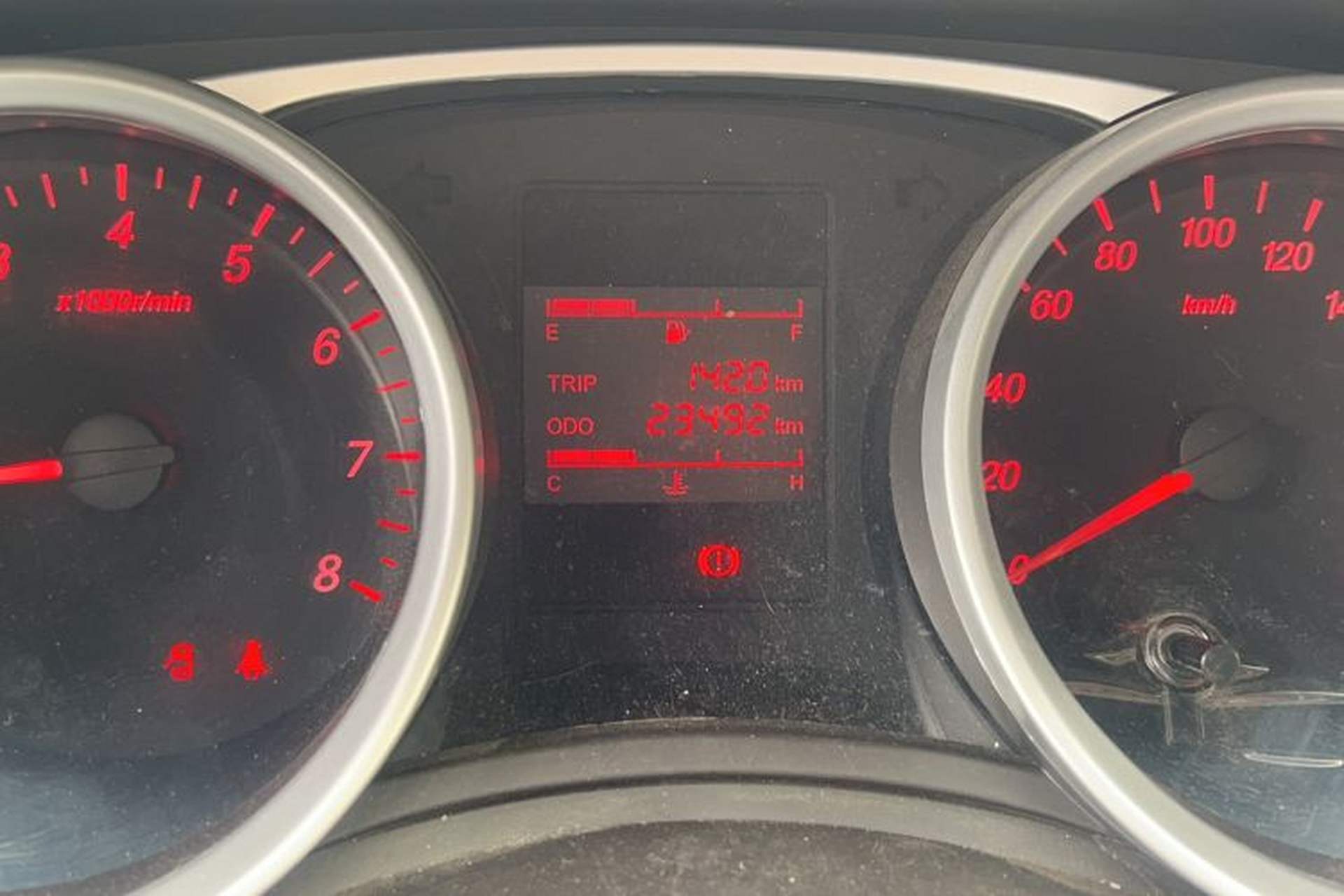 Used Wuling Hongguang 2021 1.5L Revised S Standard Version Hydraulic-Power-Assisted LAR Odometer Close Up