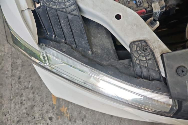 Used Wuling Hongguang 2021 1.5L Revised S Base Version Hydraulic Power Steering LAR Right Front Headlight