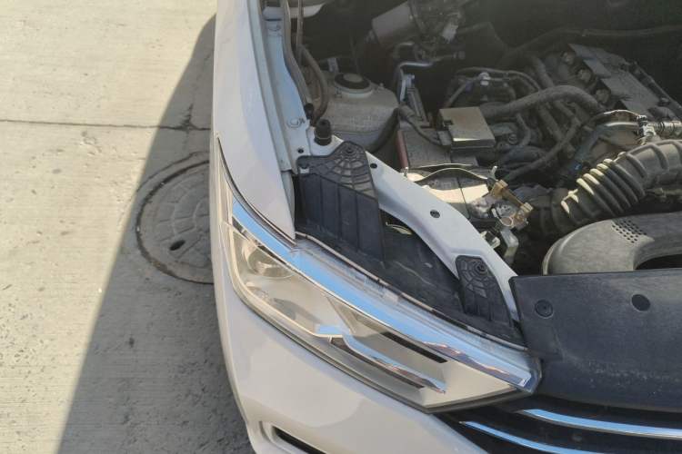 Used Wuling Hongguang 2021 1.5L Revised S Standard Version Hydraulic-Power-Assisted LAR Right Front Headlight