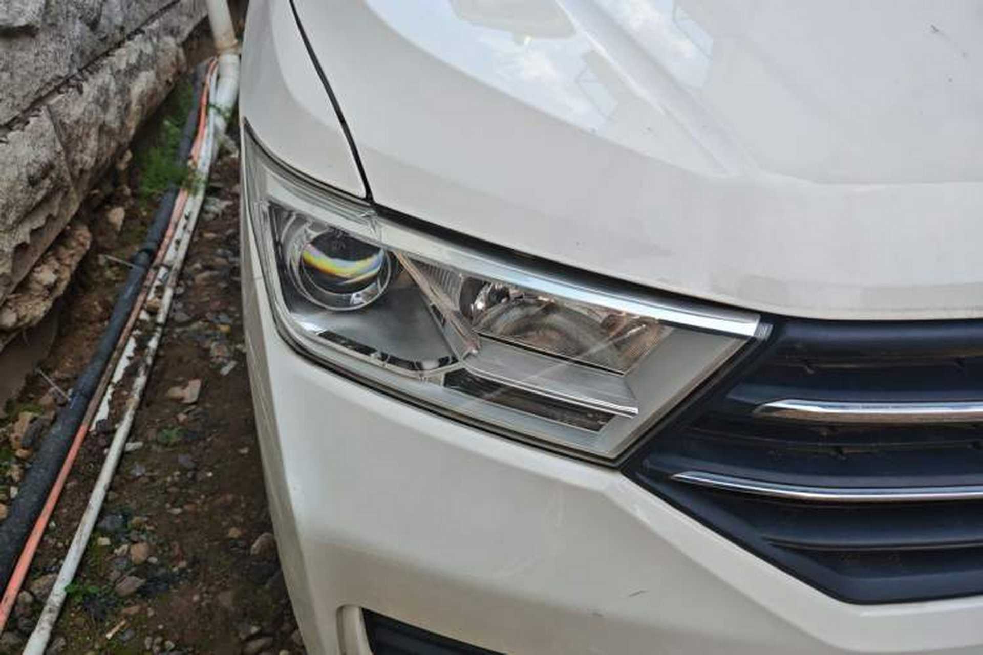 Used Wuling Hongguang 2021 1.5L S Comfort Edition LAR Right Front Headlight
