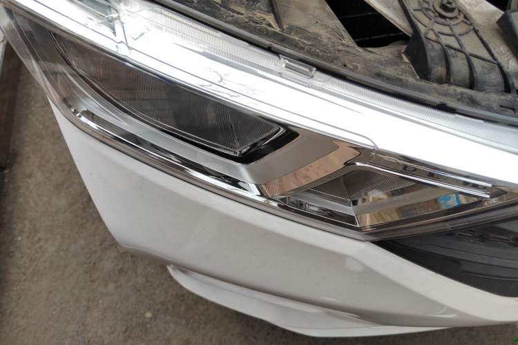 Used Wuling Hongguang 2021 1.5L S Base Version LAR Right Front Headlight