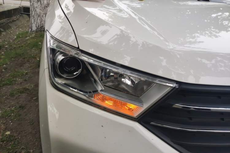 Used Wuling Hongguang 2021 1.5L S Comfort Edition LAR Right Front Headlight