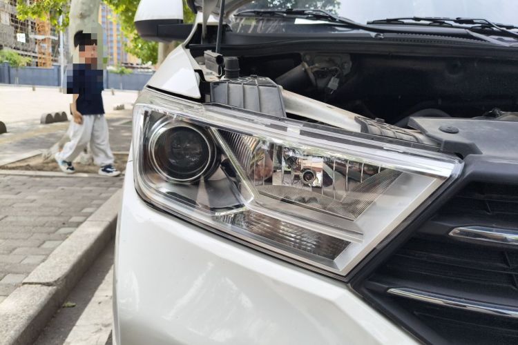 Used Wuling Hongguang 2021 1.5L Revised S Standard Version Hydraulic-Power-Assisted LAR Right Front Headlight