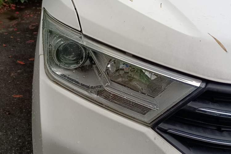 Used Wuling Hongguang 2021 1.5L S Comfort Edition LAR Right Front Headlight