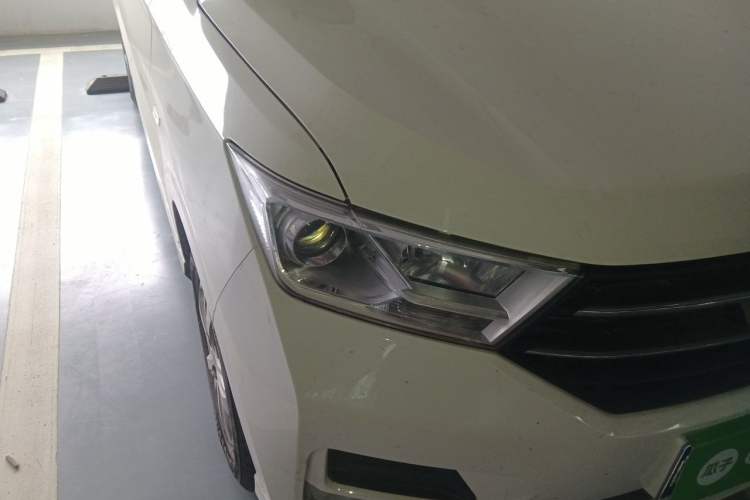 Used Wuling Hongguang 2021 1.5L Revised S Standard Version with Electric Power Steering LAR Right Front Headlight