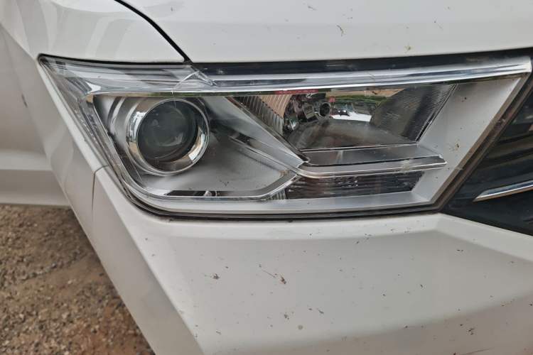 Used Wuling Hongguang 2021 1.5L Revised S Standard Version Hydraulic-Power-Assisted LAR Right Front Headlight