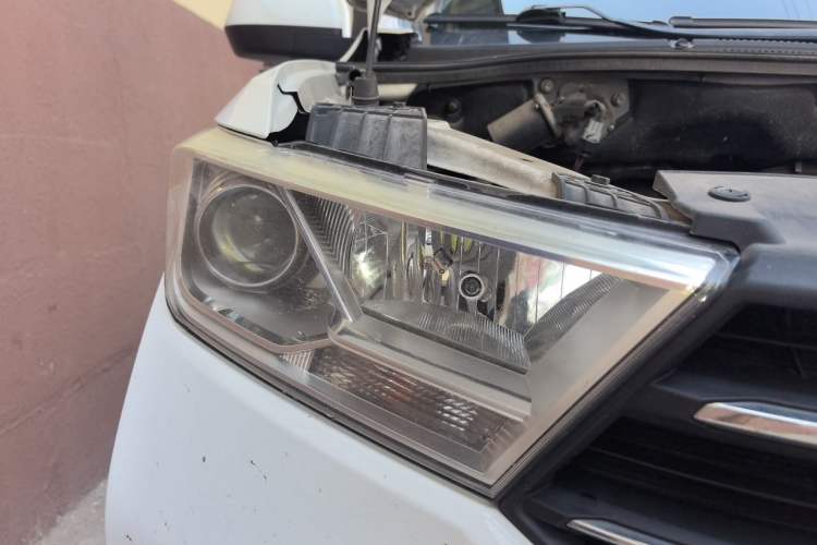 Used Wuling Hongguang 2021 1.5L S Comfort Edition LAR Right Front Headlight