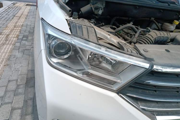 Used Wuling Hongguang 2021 1.5L Revised S Standard Version with Electric Power Steering LAR Right Front Headlight
