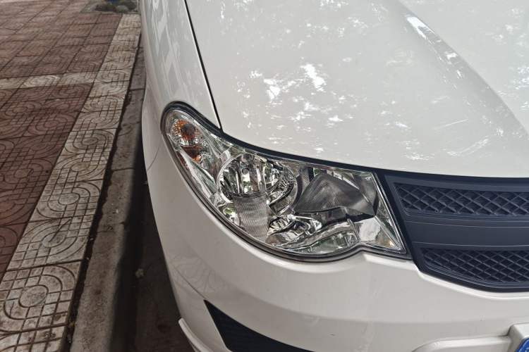 Used Wuling Hongguang 2021 1.5L Revised S Base Version with Electric Power Steering LAR Right Front Headlight